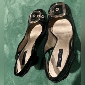 Black Patent Nine West Slingbacks 8.5 Large Gold Toe Buckle Good Condition